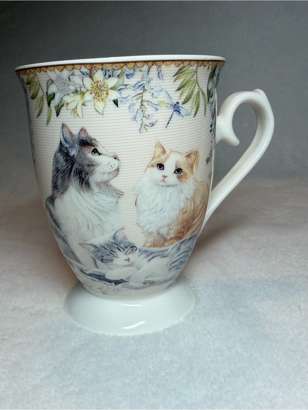 Vintage Summer‎ River Cat Kitten Porcelain Pedestal Footed Mug Cottagecore